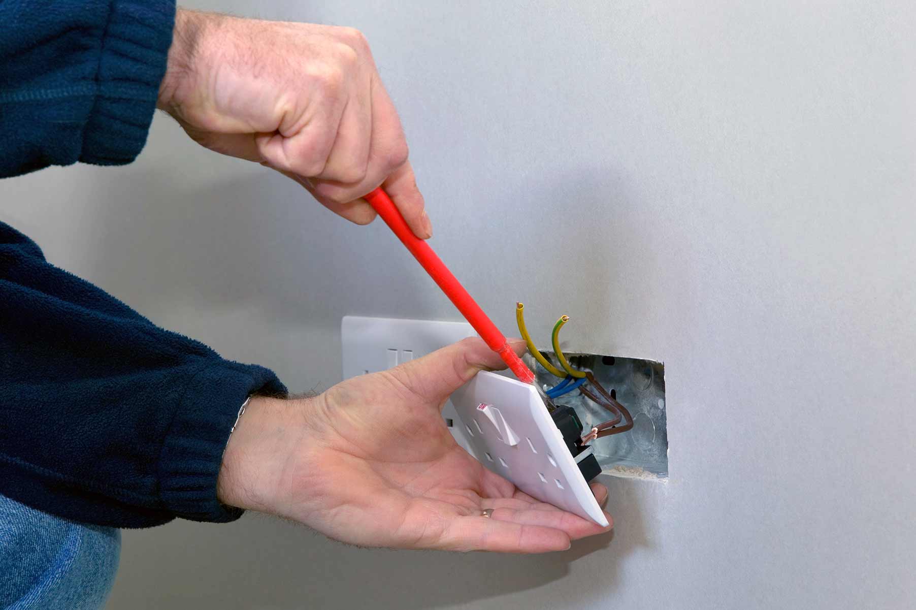 Our electricians can install plug sockets for domestic and commercial proeprties in Charlton and the local area. 